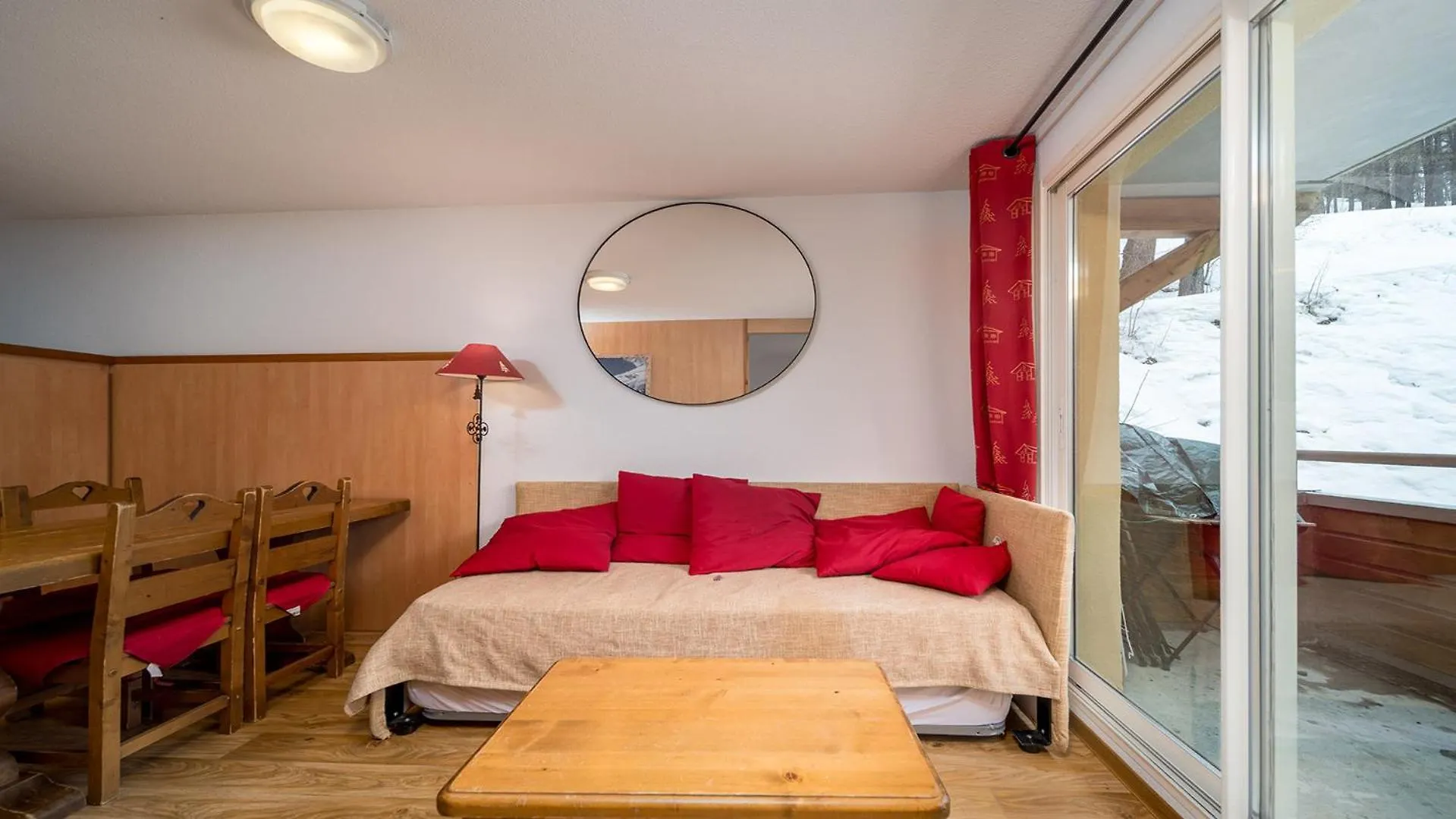 Central Park N318 - 2P6C Allos Apartment